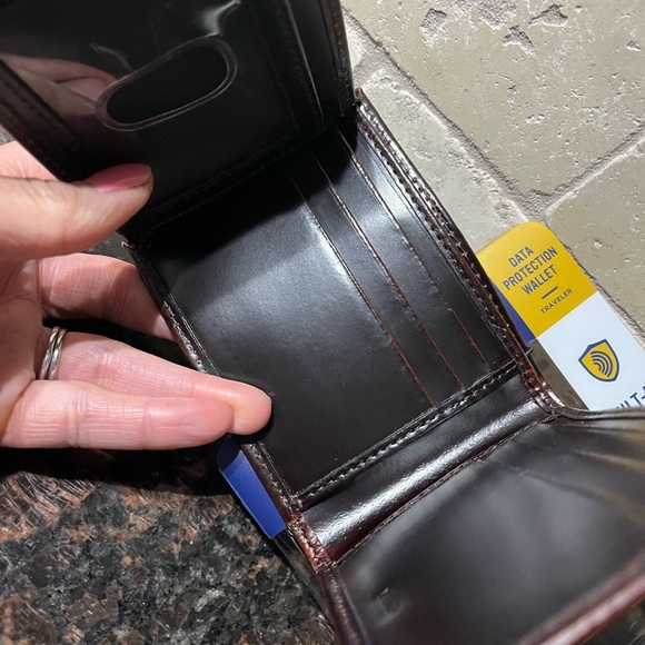 Mens Stafford RFID Shield Wallet - Picture 4 of 15